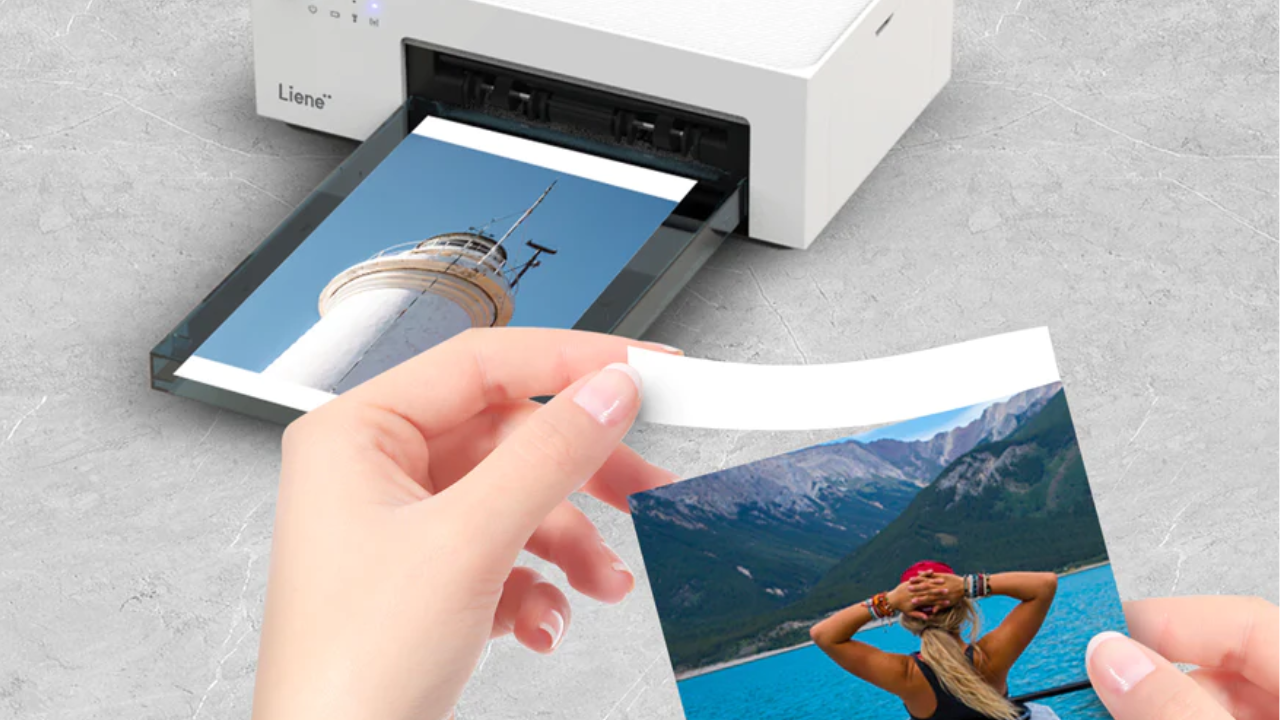 What Characteristics Make an Instant Photo Printer Outstanding?
